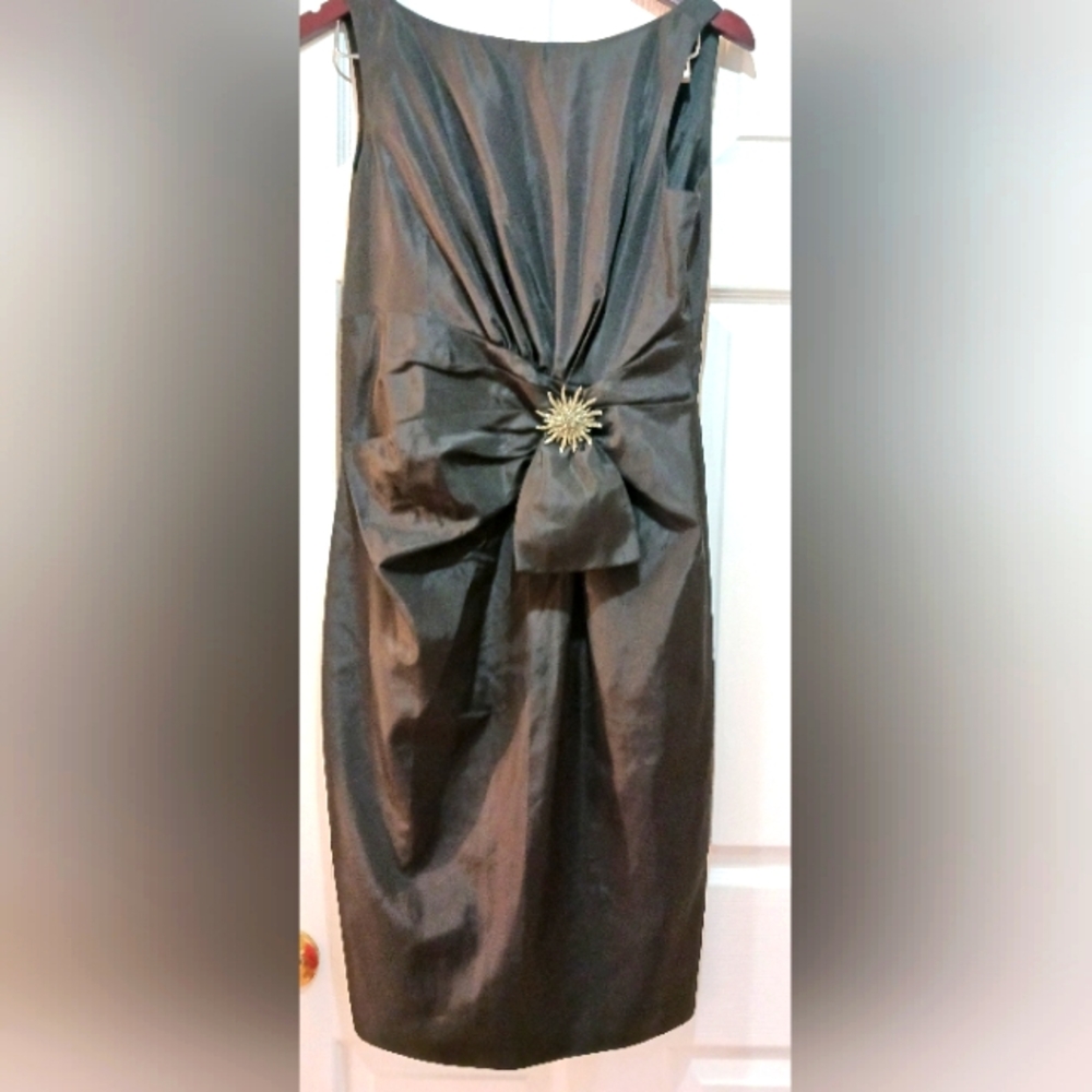 Anne Klein New York Dress black sleeveless dress with front bow, size…